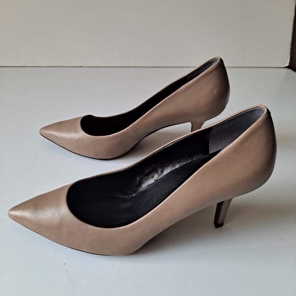 Kenneth Cole New York Tan Leather Pointed Toe Stiletto Heel Pumps Women Size 8.5 - Picture 6 of 10